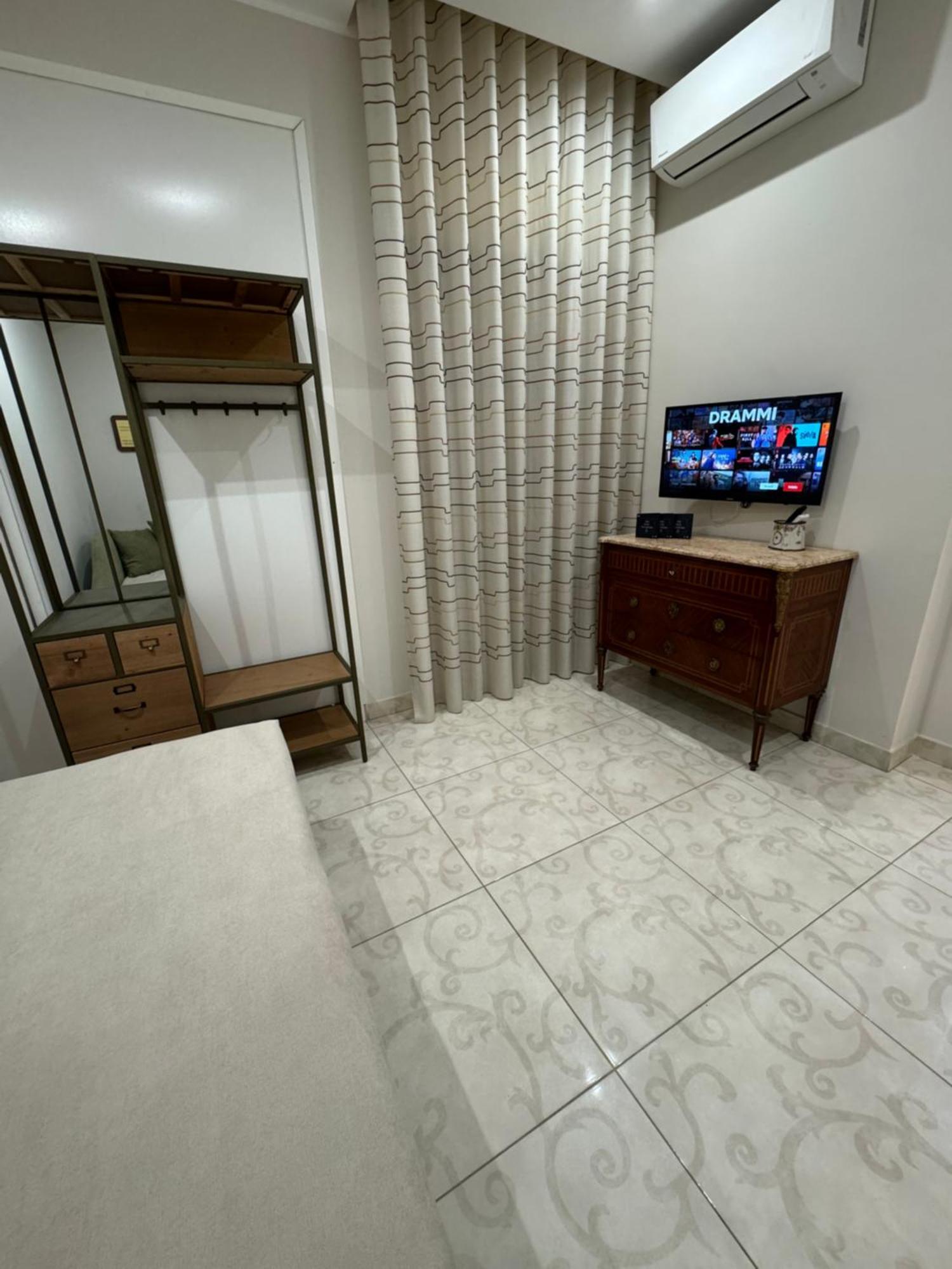 Casa Anatrella Comfort House Napoli Bagian luar foto