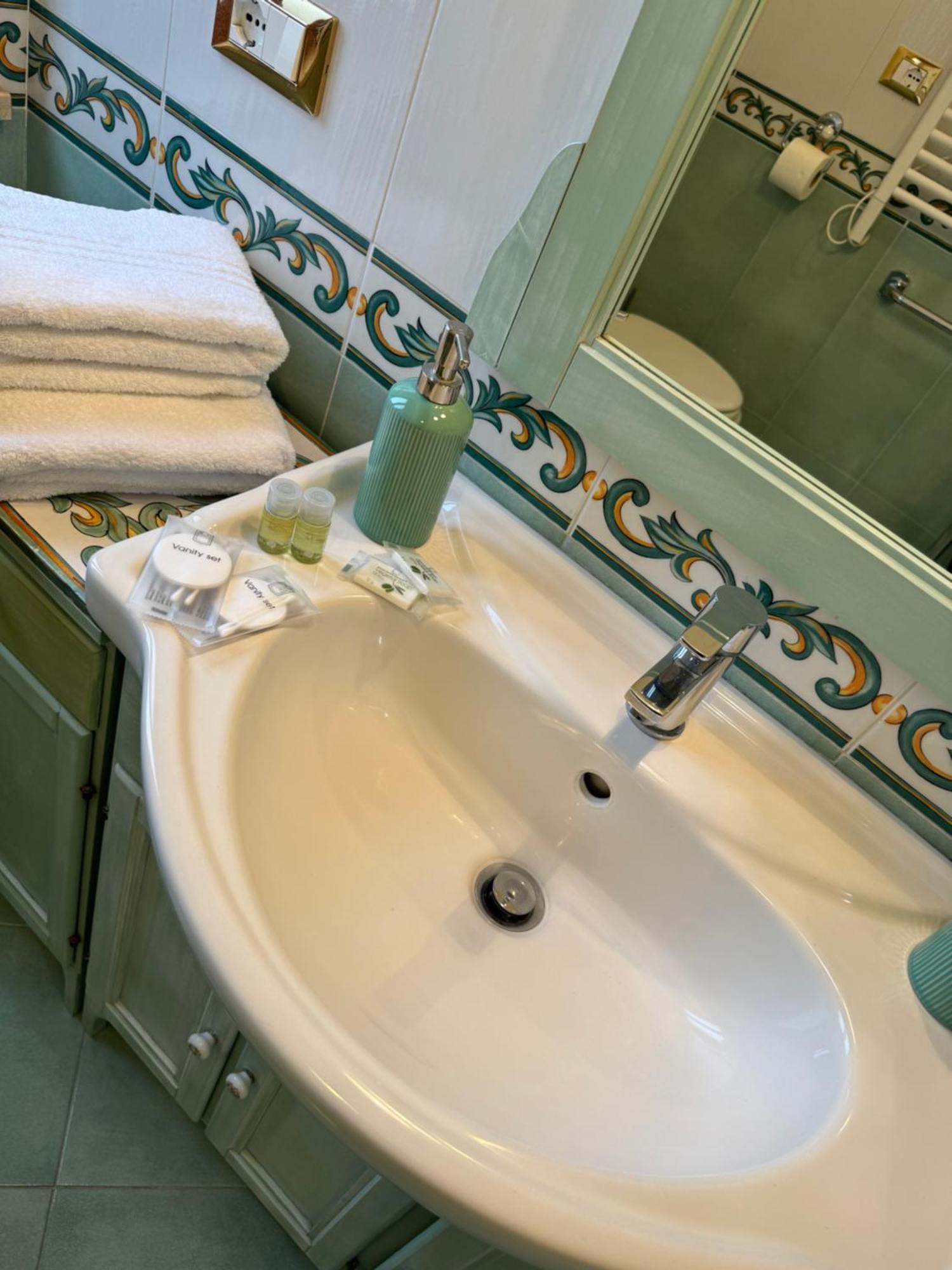 Casa Anatrella Comfort House Napoli Bagian luar foto