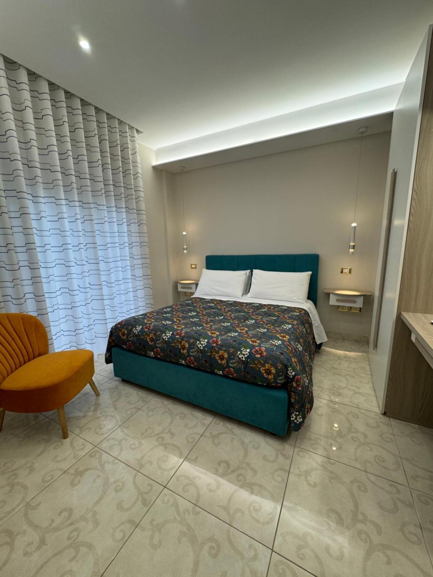 Casa Anatrella Comfort House Napoli Bagian luar foto