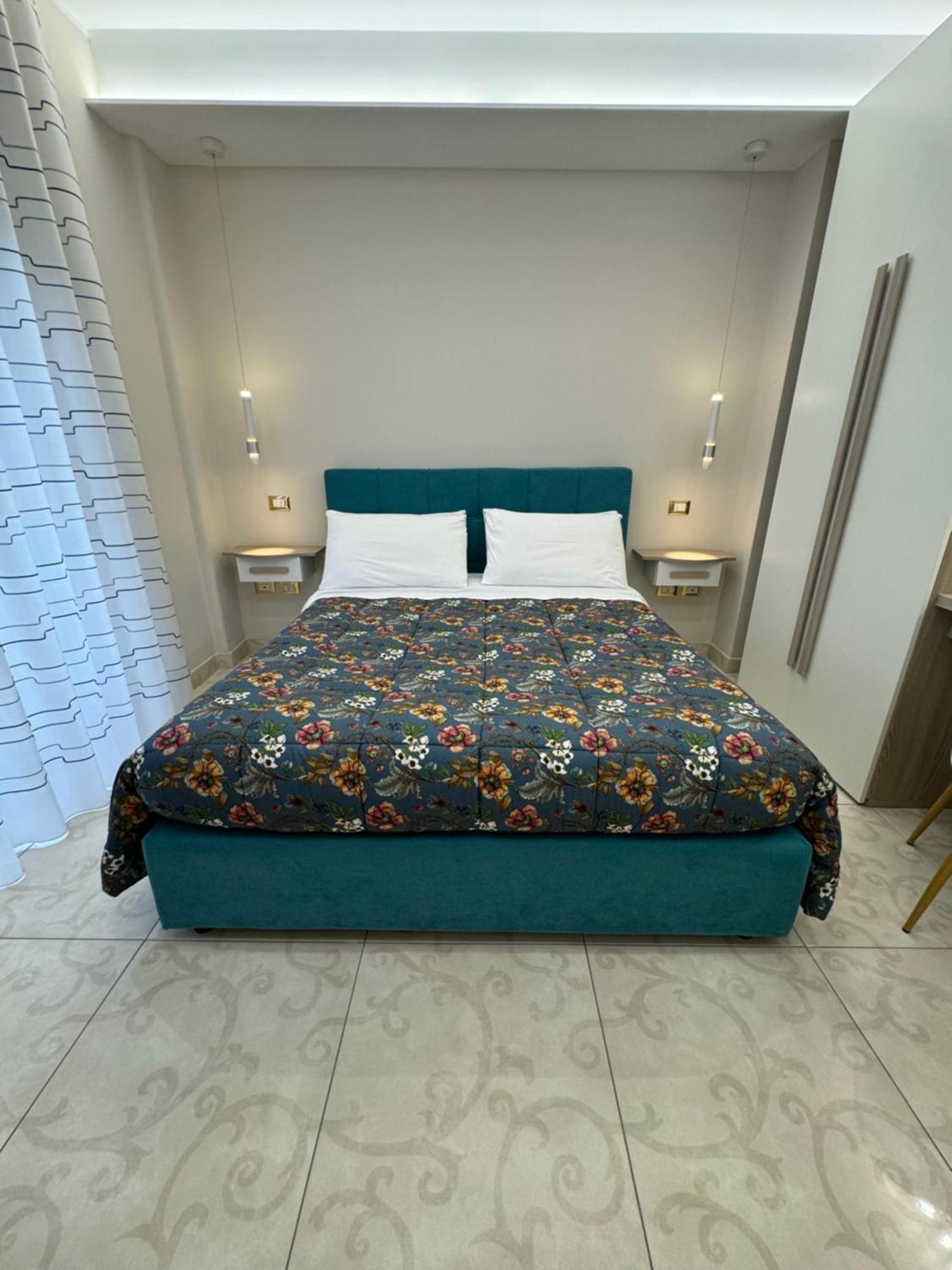 Casa Anatrella Comfort House Napoli Bagian luar foto