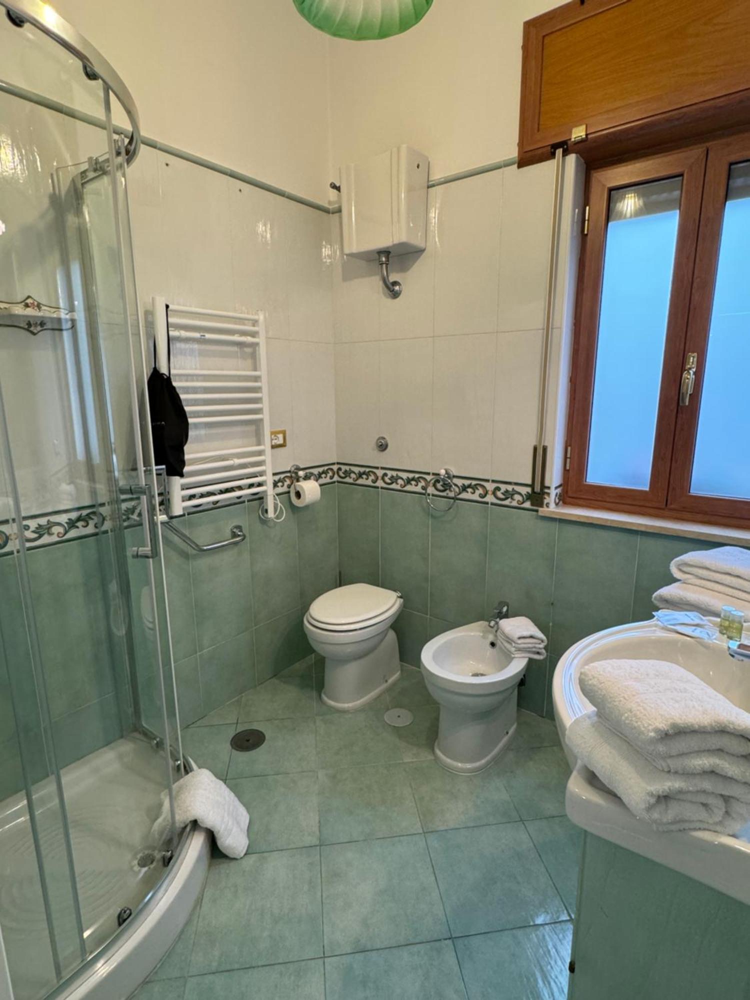 Casa Anatrella Comfort House Napoli Bagian luar foto