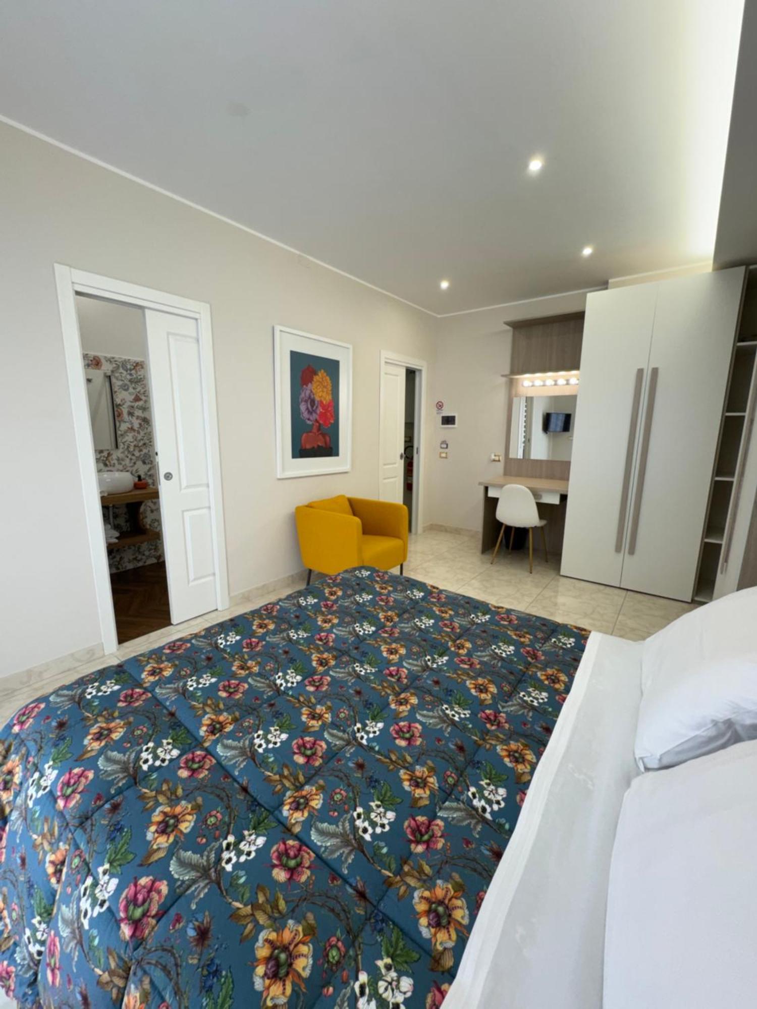 Casa Anatrella Comfort House Napoli Bagian luar foto