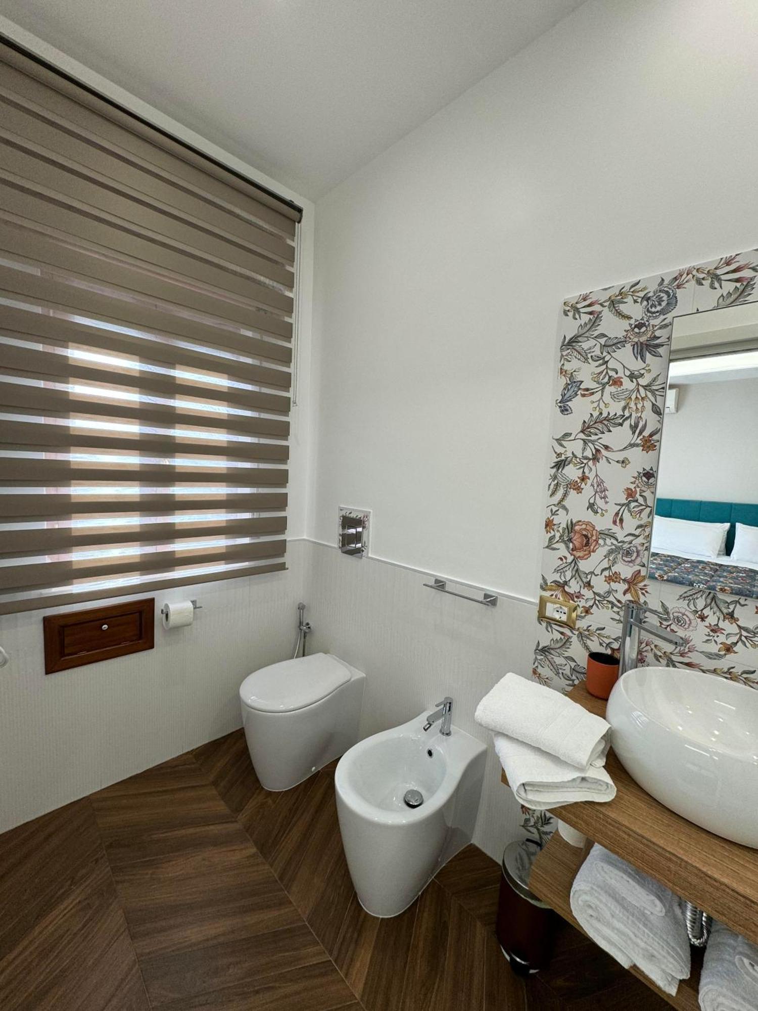 Casa Anatrella Comfort House Napoli Bagian luar foto